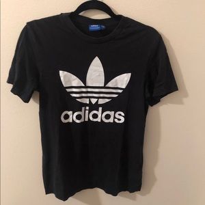 ADIDAS T-SHIRT
